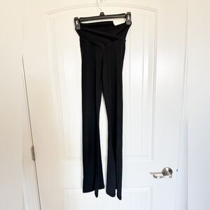 Aerie black crossover front flare leggings size small nwt